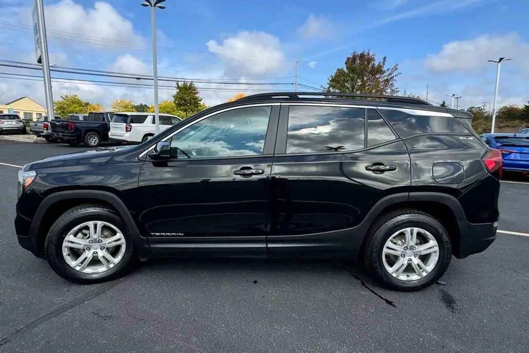 2022 Gmc Terrain SLE photo 1