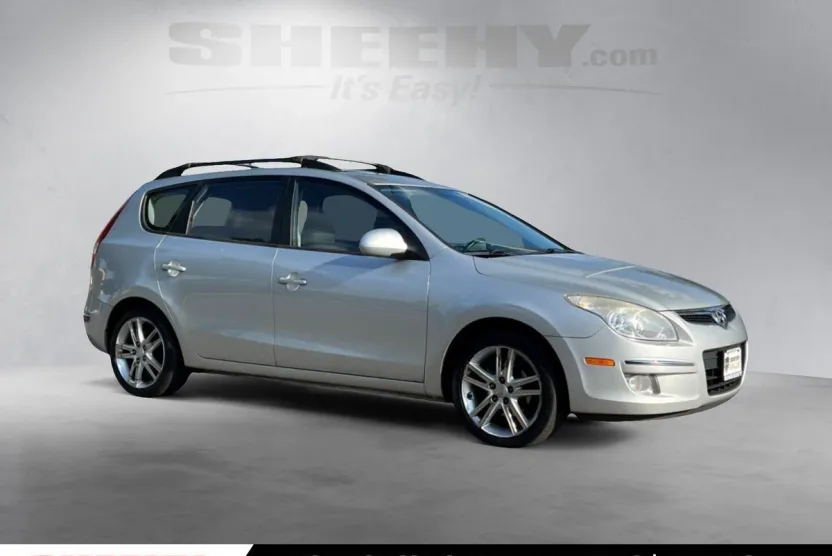2010 Hyundai Elantra Touring SE photo 1