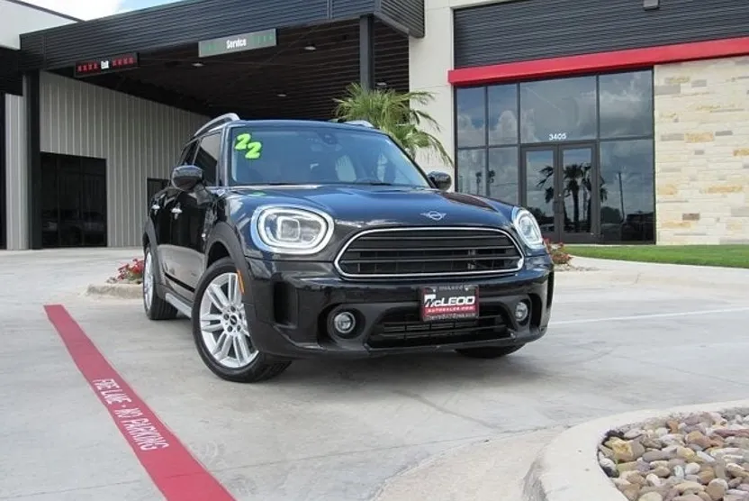 2022 Mini Countryman Oxford Edition photo 1