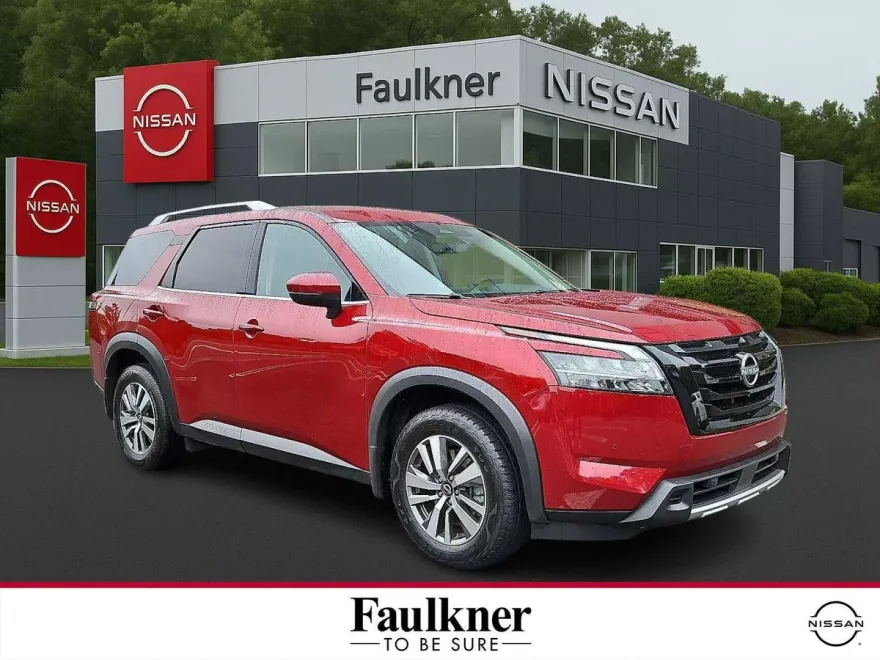 2023 Nissan Pathfinder SL photo 1