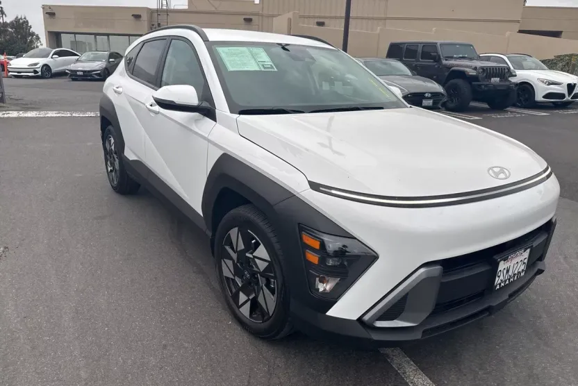 2025 Hyundai Kona SEL photo 1