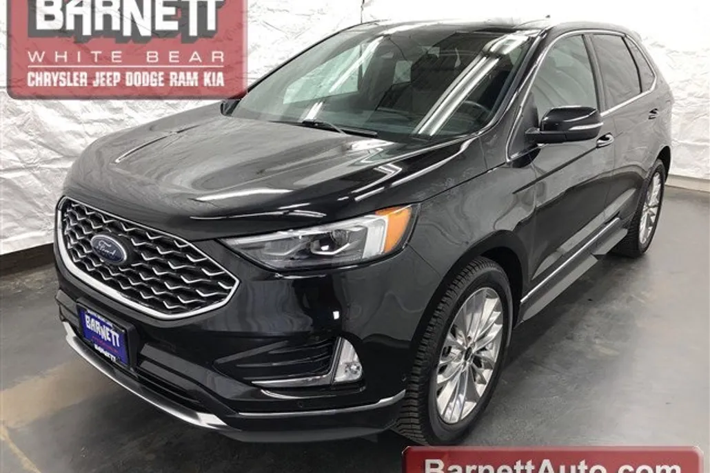 2022 Ford Edge Titanium photo 1
