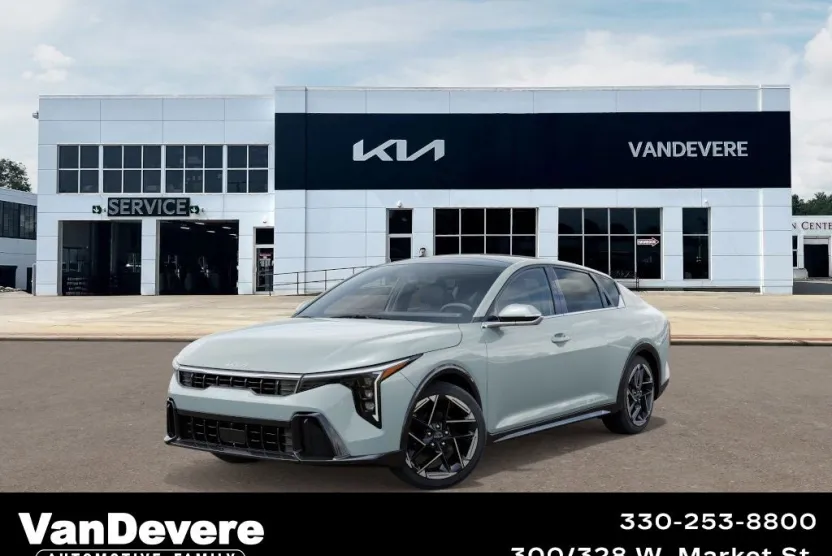 2025 Kia K4 GT-Line photo 1