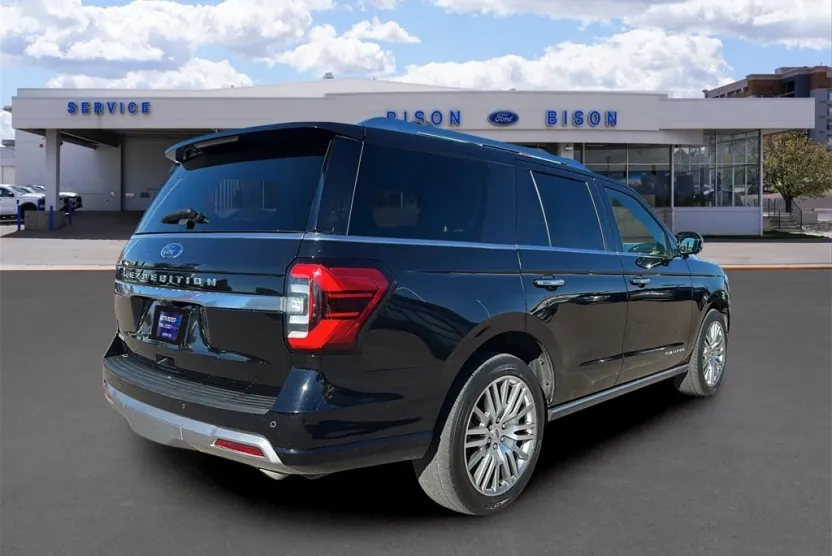 2023 Ford Expedition Platinum photo 1