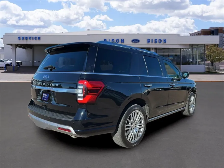2023 Ford Expedition Platinum photo 1