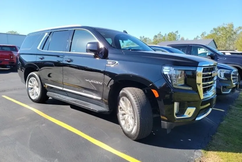 2023 Gmc Yukon SLT photo 1