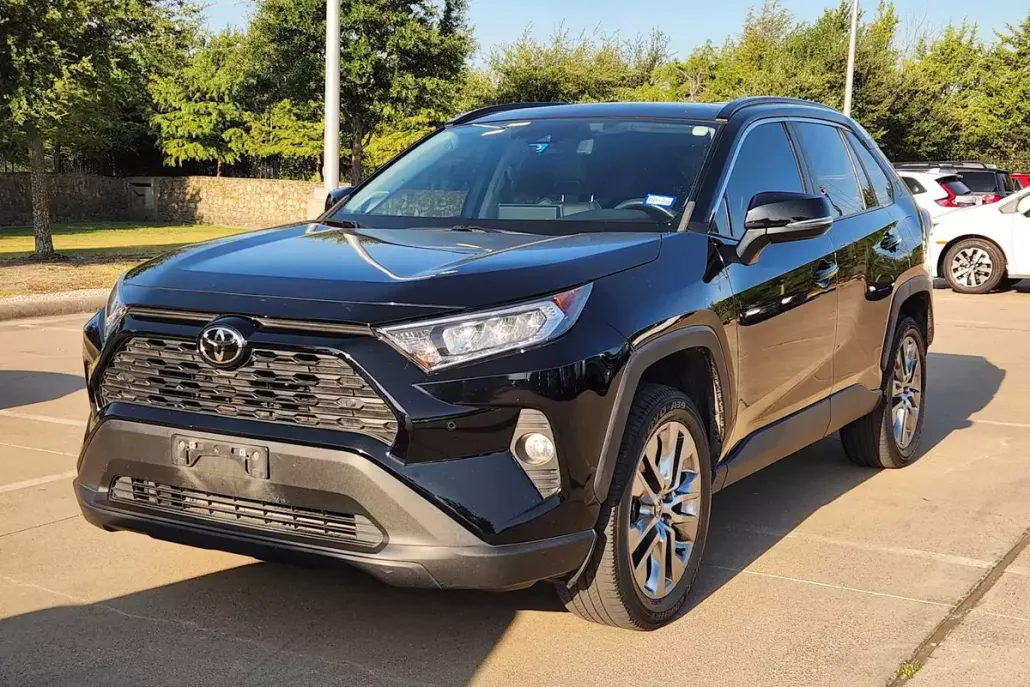 2021 Toyota RAV4 XLE Premium photo 1