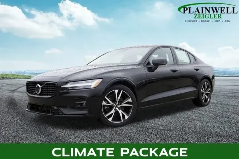 2023 Volvo S60 B5 AWD Plus photo 1