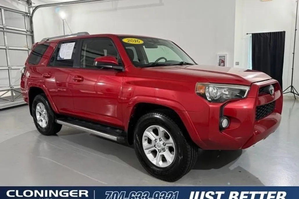 2016 Toyota 4Runner SR5 photo 1