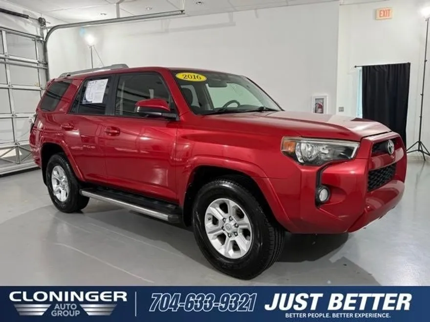 2016 Toyota 4Runner SR5 photo 1