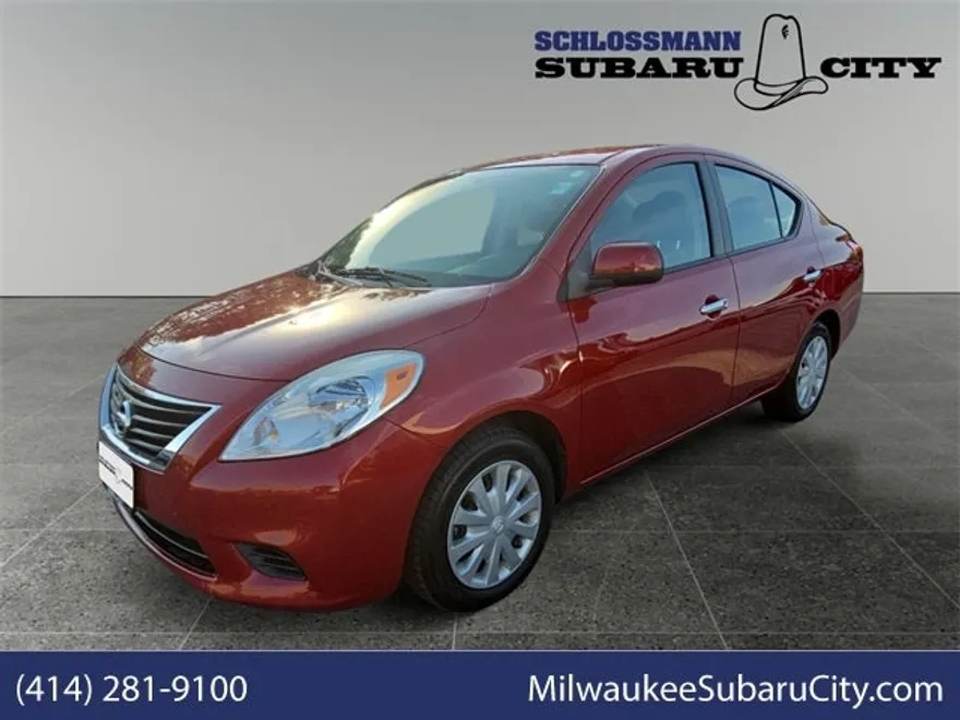 2012 Nissan Versa 1.6 SV photo 1