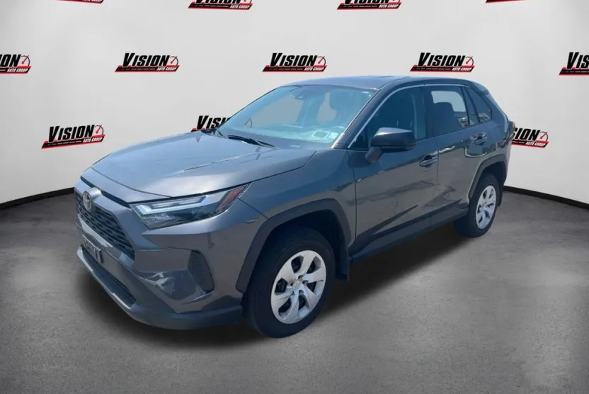 2024 Toyota RAV4 LE photo 1