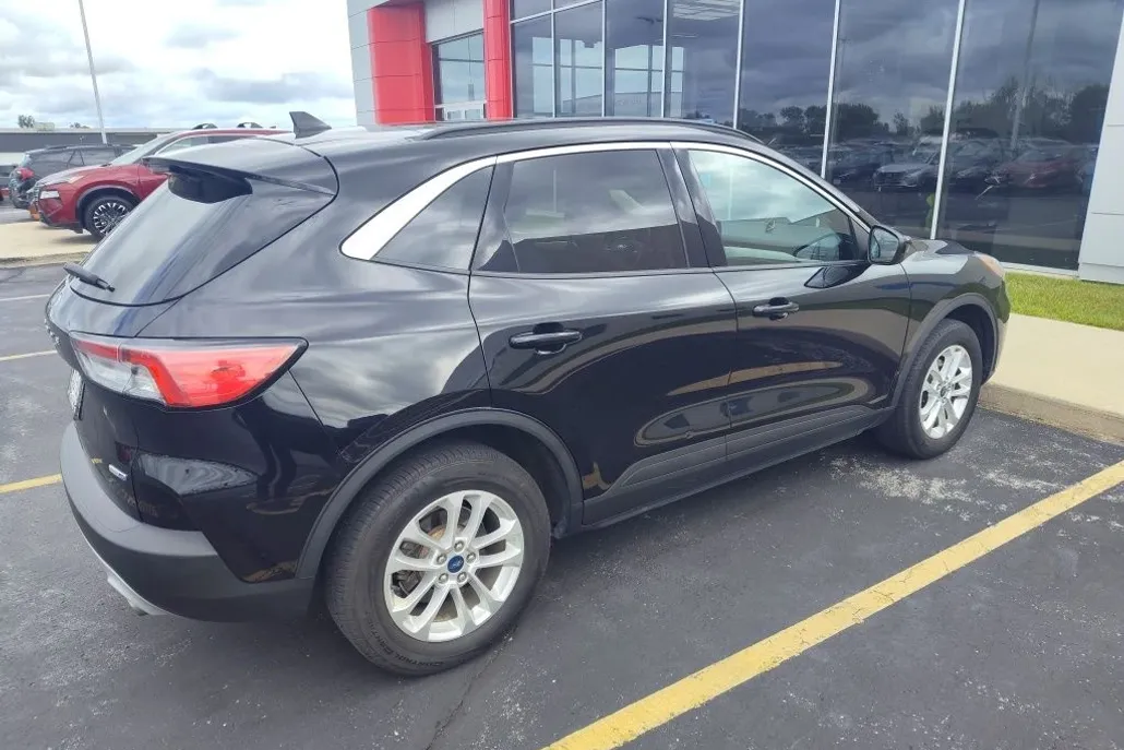 2020 Ford Escape SE photo 1