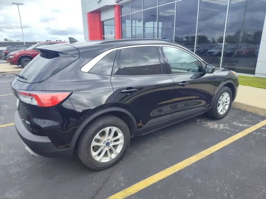 2020 Ford Escape SE photo 1