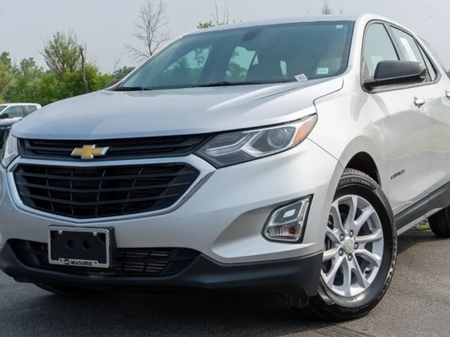 2019 Chevrolet Equinox LS photo 1