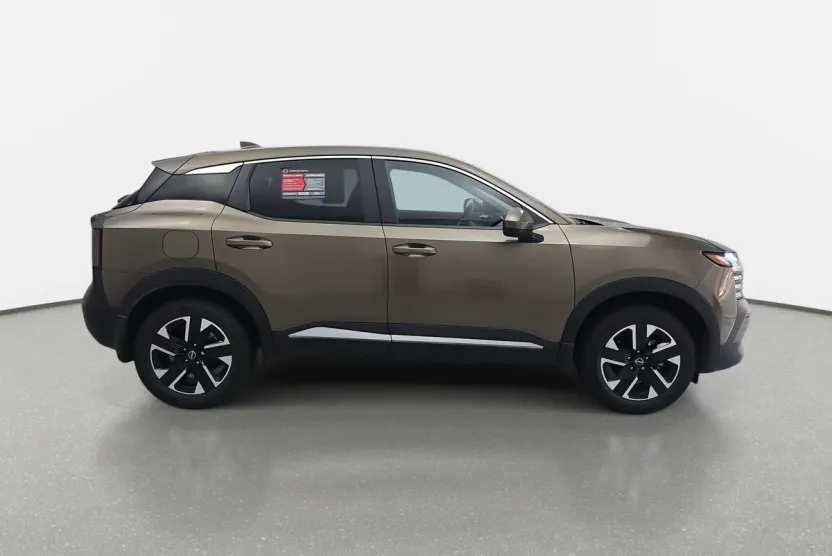 2025 Nissan Kicks SV photo 1