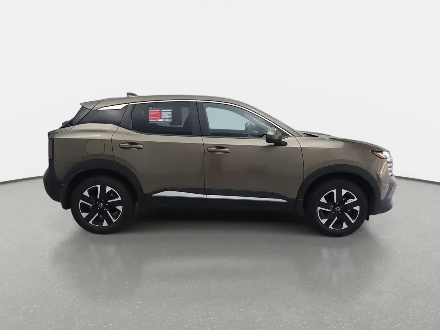 2025 Nissan Kicks SV photo 1