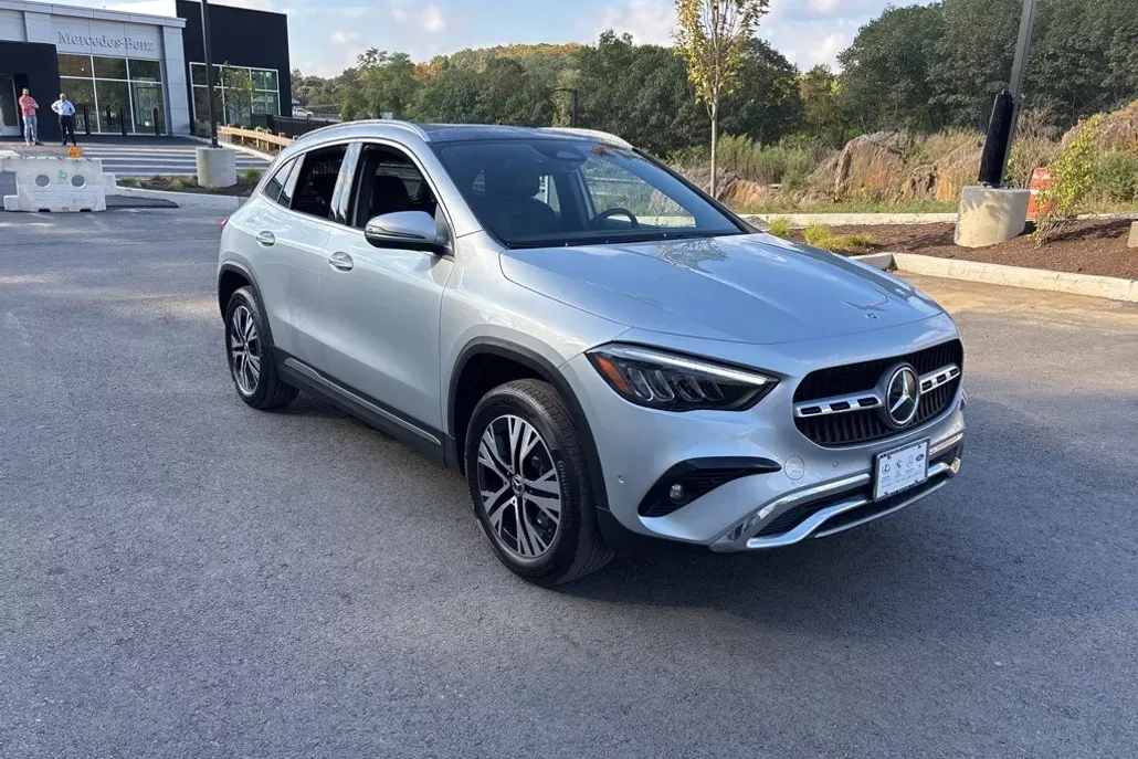 2025 Mercedes Benz GLA 250 4MATIC photo 1