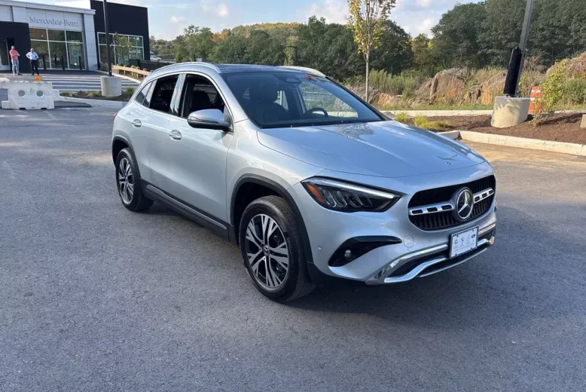 2025 Mercedes Benz GLA 250 4MATIC photo 1