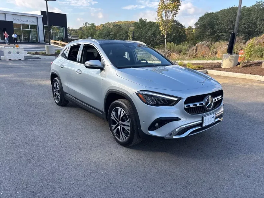 2025 Mercedes Benz GLA 250 4MATIC photo 1