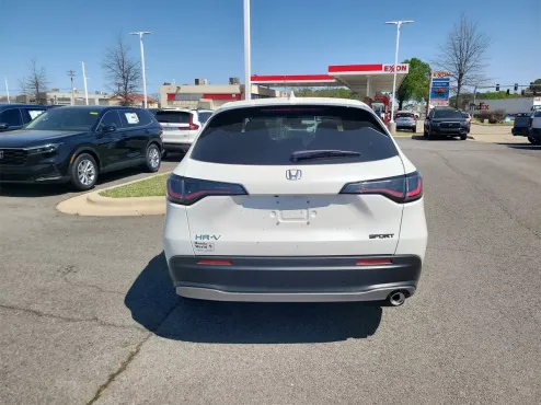 2025 Honda HR-V Sport photo 4