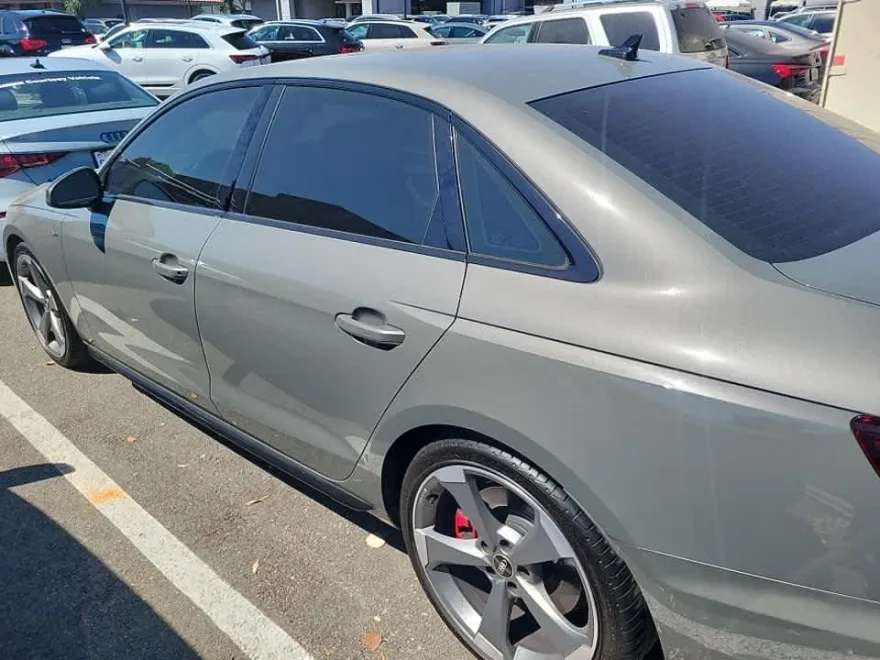 2023 Audi A4 S line Quattro Premium Plus photo 2