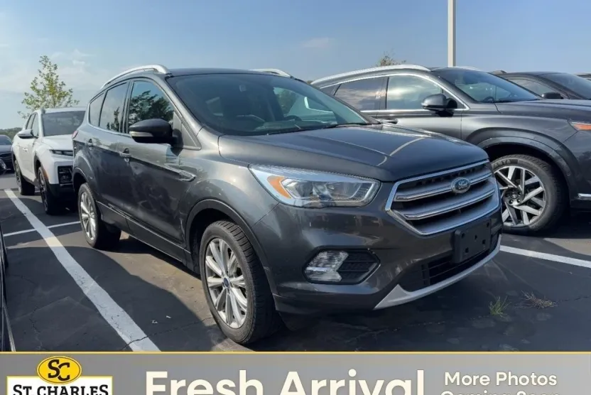 2017 Ford Escape Titanium photo 1