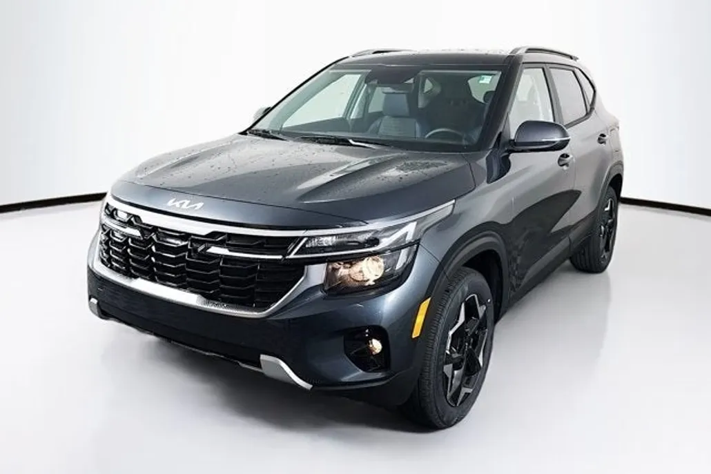 2025 Kia Seltos S photo 1