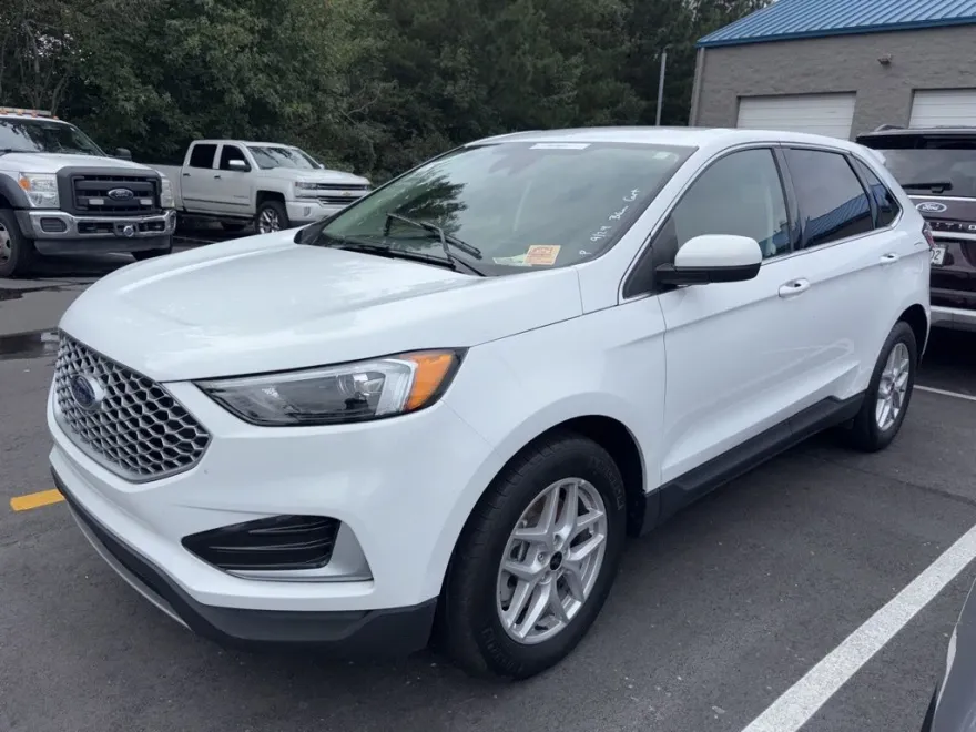 2024 Ford Edge SEL photo 1