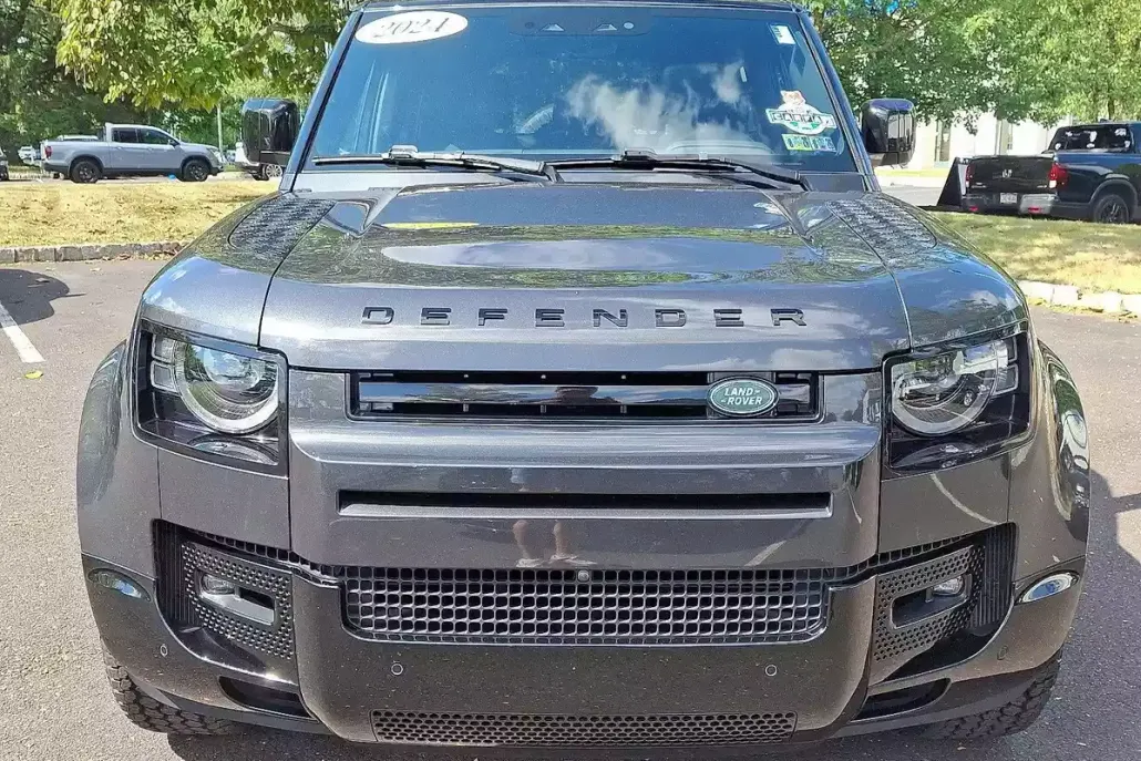 2024 Land Rover Defender 110 X-Dynamic SE photo 1