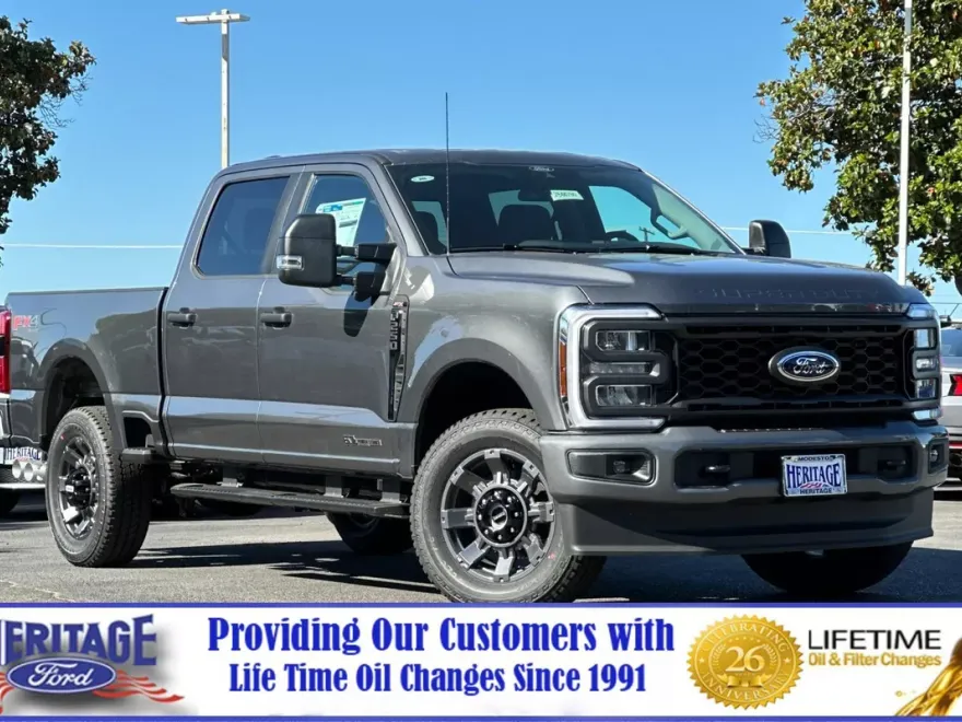 2025 Ford F-250 photo 1