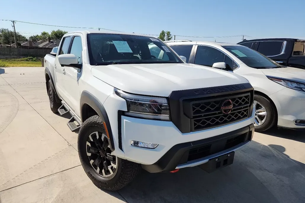 2023 Nissan Frontier PRO-4X photo 1