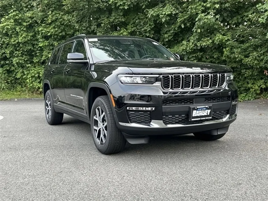 2025 Jeep Grand Cherokee Limited photo 1