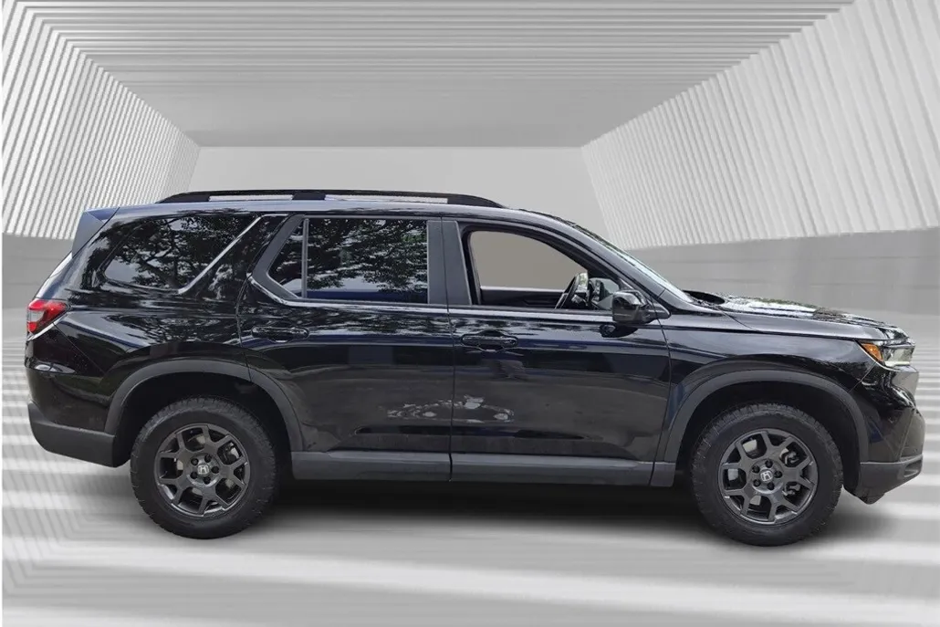 2024 Honda Pilot TrailSport photo 1