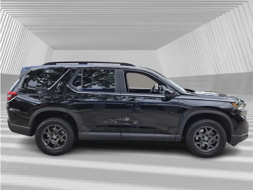 2024 Honda Pilot TrailSport photo 1