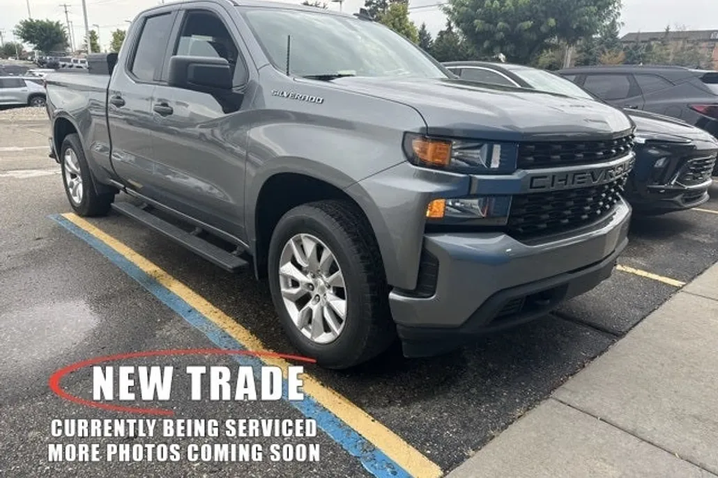 2020 Chevrolet Silverado 1500 Custom photo 1