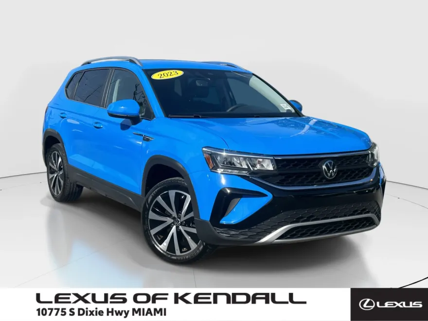 2023 Volkswagen Taos SE photo 1