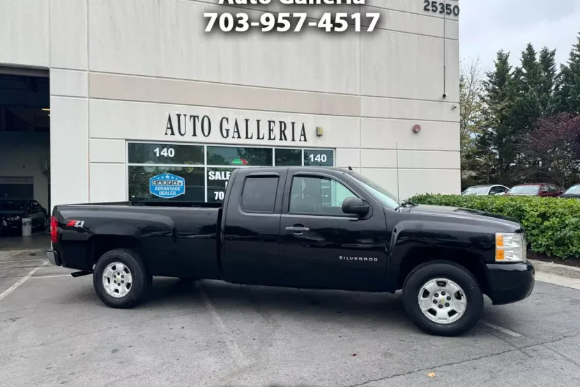 2010 Chevrolet Silverado 1500 LT photo 1