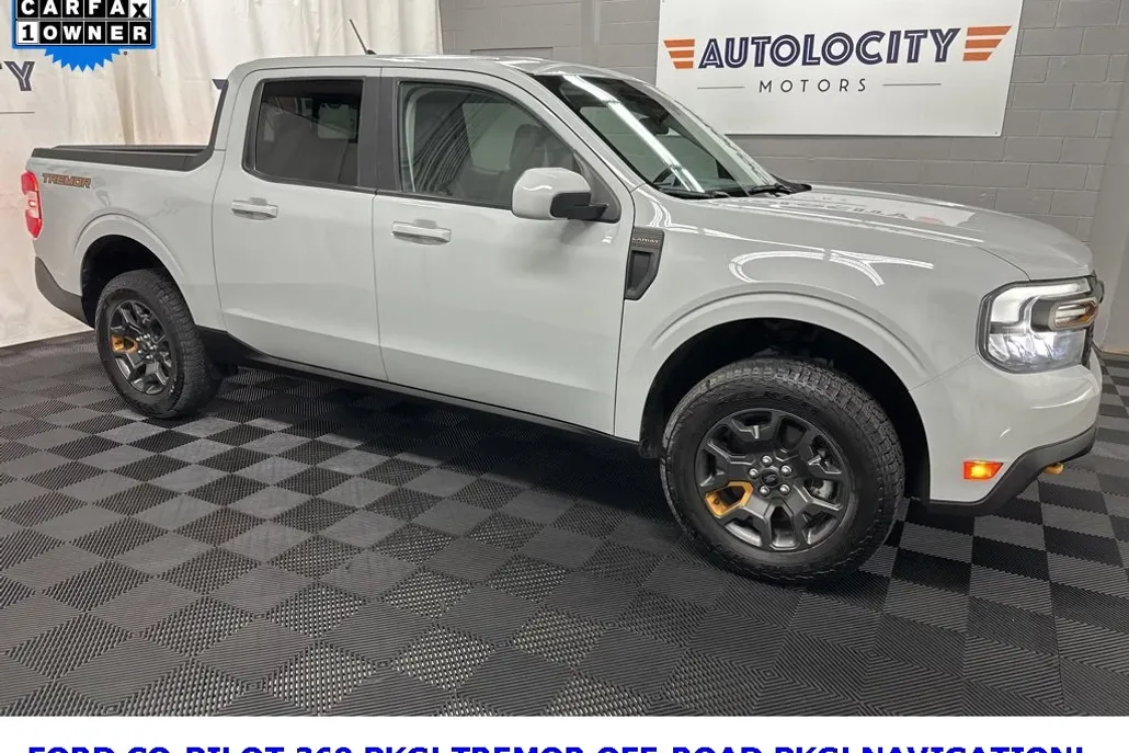 2023 Ford Maverick Lariat photo 1