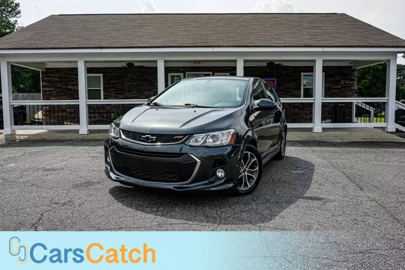 2019 Chevrolet Sonic LT photo 1
