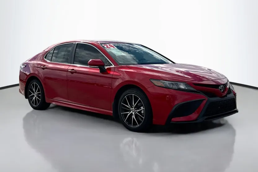 2024 Toyota Camry SE photo 1