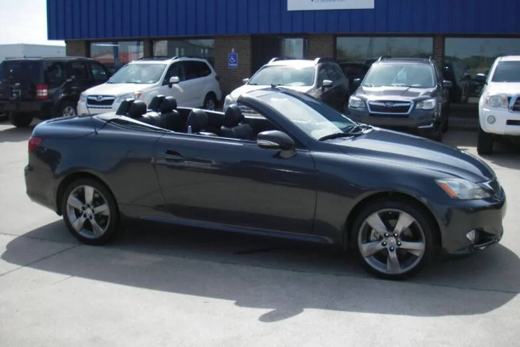 2010 Lexus IS 250C photo 1