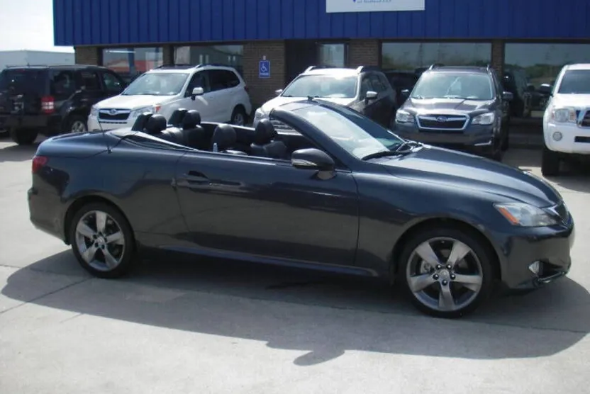 2010 Lexus IS 250C photo 1