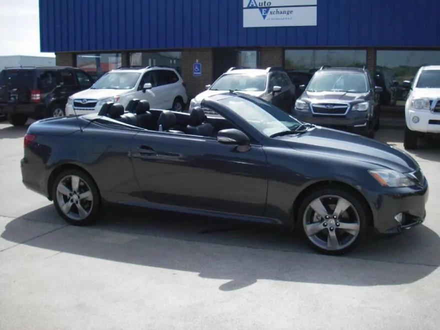 2010 Lexus IS 250C photo 1