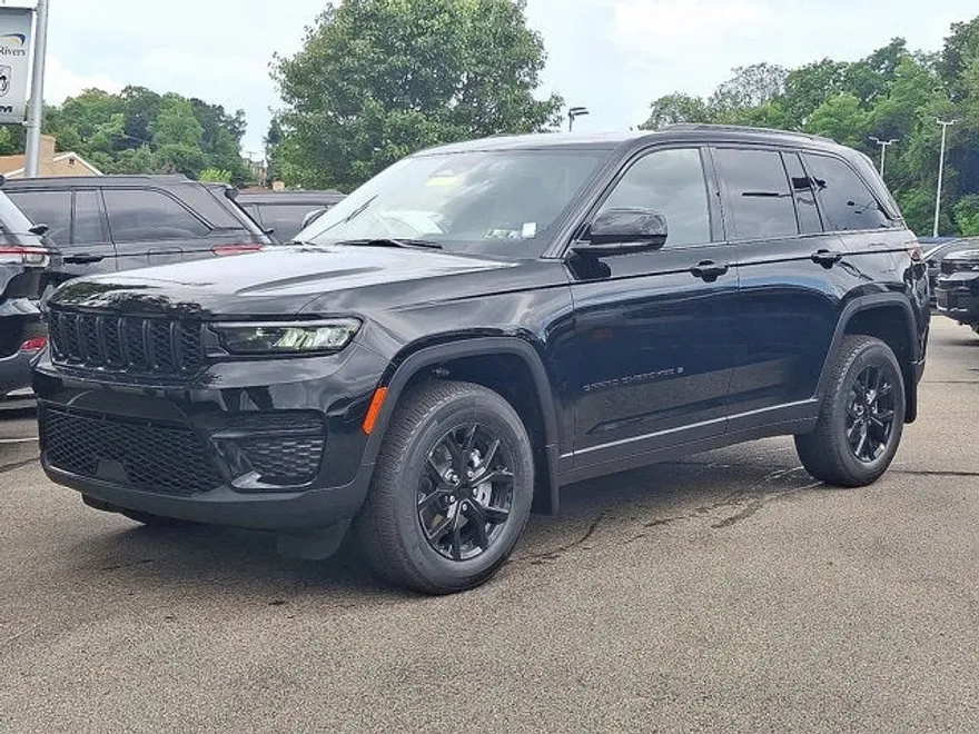 2025 Jeep Grand Cherokee Altitude photo 1