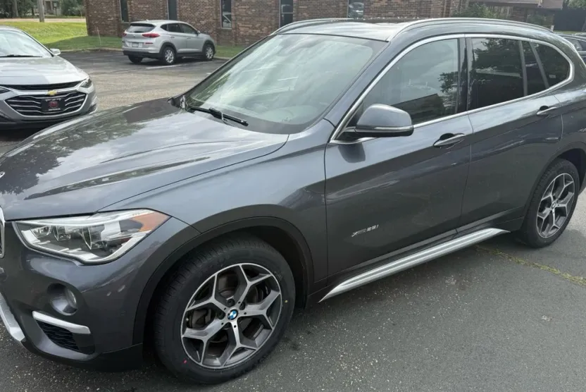 2017 Bmw X1 XDrive28i photo 1