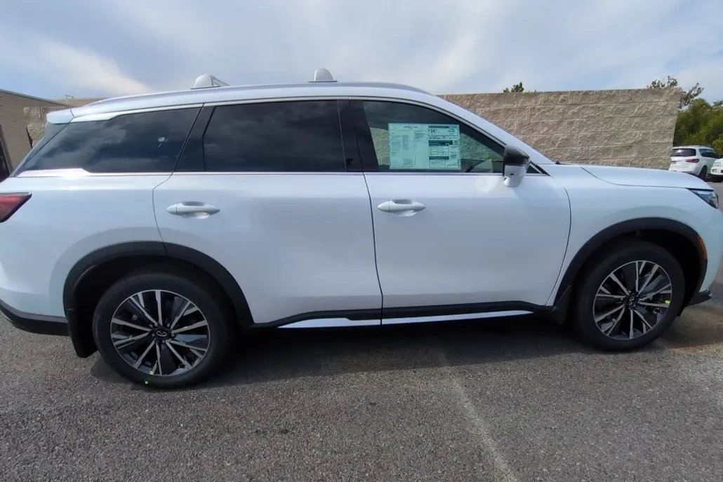 2026 Infiniti QX60 Luxe photo 1