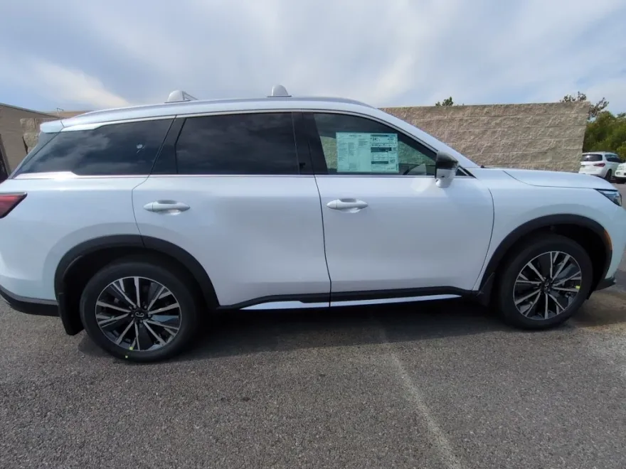 2026 Infiniti QX60 Luxe photo 1