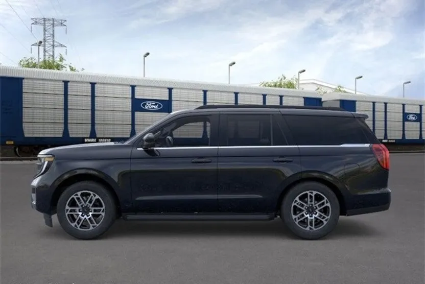 2025 Ford Expedition photo 1