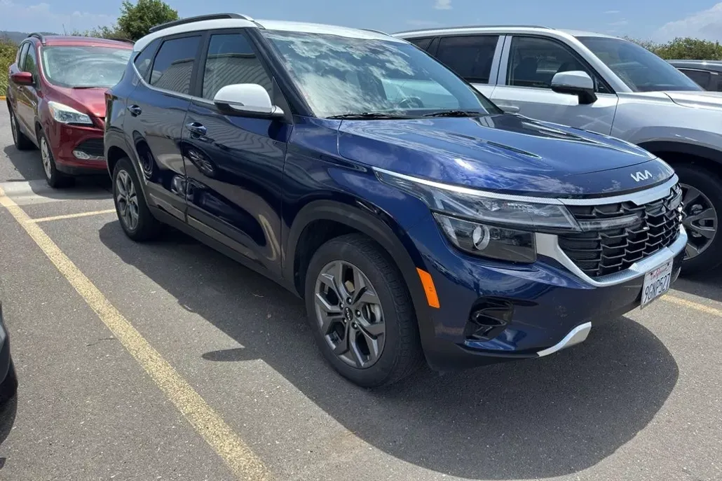 2024 Kia Seltos S photo 1